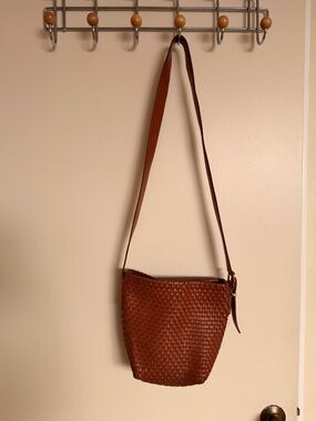 Madewell Woven Leather Crossbody in Chestnut Brown